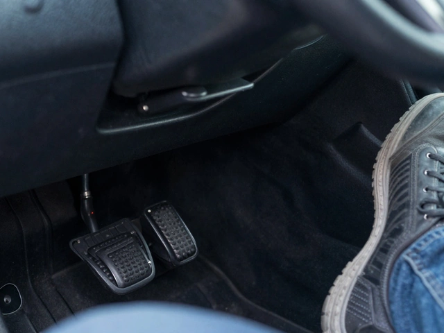 How Do I Know If My Clutch Needs Adjustment? Signs, Symptoms & Fixes